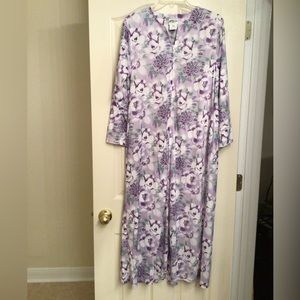 Woman’s House Coat/Robe